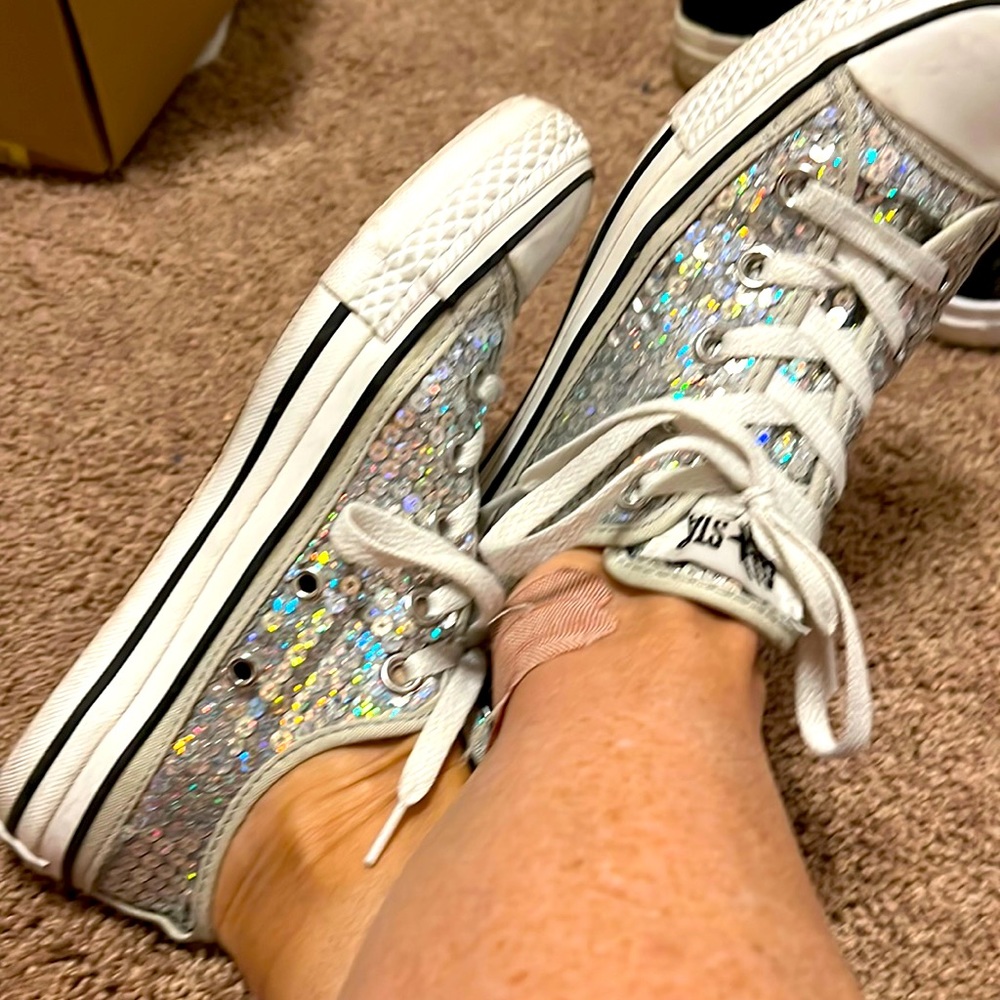 These sequin All-Star Converse were made especially for Oprah!
